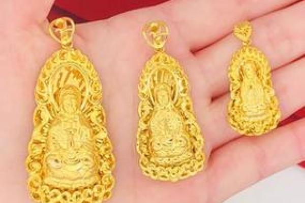 金饰品的命理智慧：如何选择适合自己的金饰品