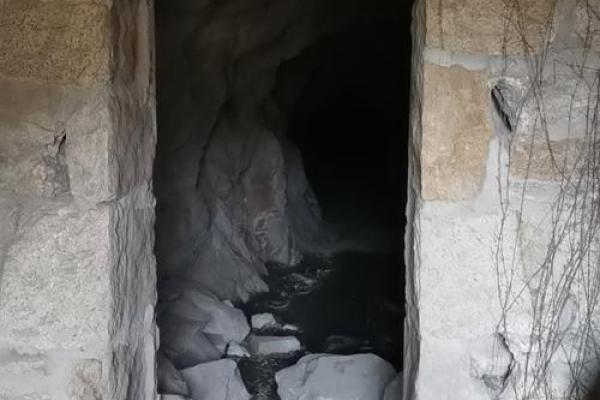 探寻1953年仙命葬于何山的神秘之旅 探寻1953年仙命葬于何山的神秘之旅