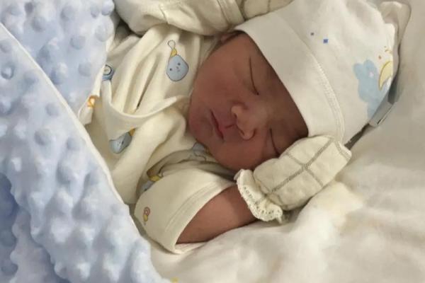 2024年出生的宝宝：他们命中注定的财富与机遇之旅！