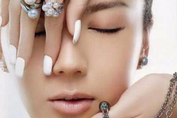 揭秘命名与相貌：女人的命名背后隐藏的美丽密码
