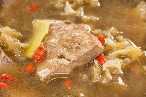 熬夜族必看：这些食物帮你续命，精神满满！