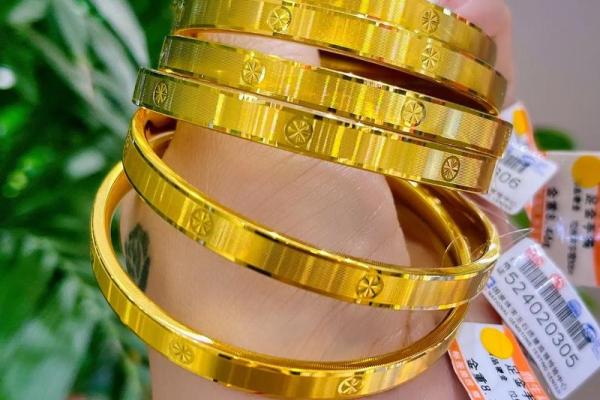 金命人适合佩戴的手镯：增运提升运势的法宝