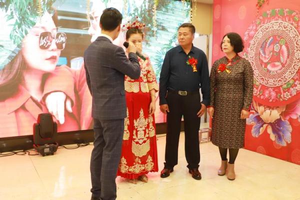 92年金命女与哪些命相配，开启幸福人生之旅！