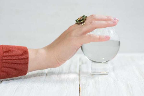 探秘丁卯日柱女命：她们的命局与人生智慧