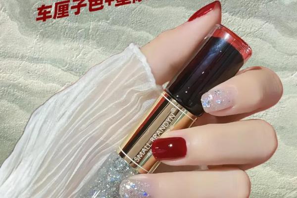 探索木命者的指甲颜色选择：给你带来好运的颜色搭配！