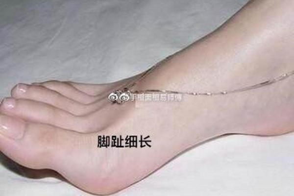 孩子脚长瘦的命运解析：如何影响成长与未来发展