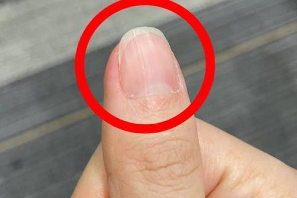 女生指甲形状与性格命运的神秘关系