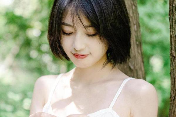 1999年属鸡的命运与人生解析:如何运筹帷幄,把握未来机遇 1999年属鸡的命运与人生解析:如何运筹帷幄,把握未来机遇