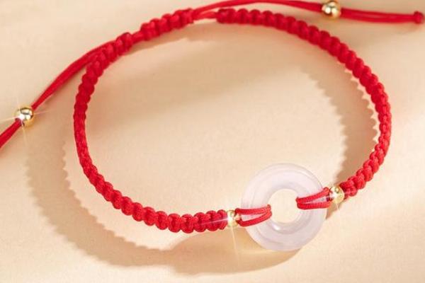 根据属相与命理,选择适合的吉祥物与饰品 根据属相与命理,选择适合的吉祥物与饰品