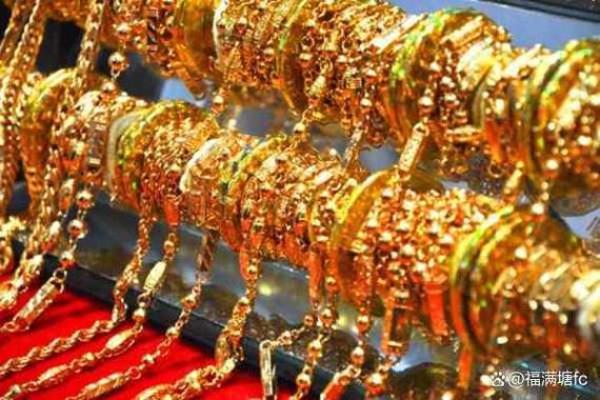 城墙土命如何挑选适合的首饰,提升运势与魅力 城墙土命如何挑选适合的首饰,提升运势与魅力