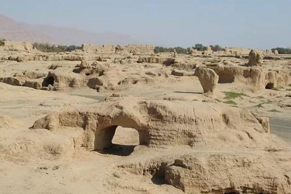 城墙土命如何挑选适合的首饰,提升运势与魅力 城墙土命如何挑选适合的首饰,提升运势与魅力