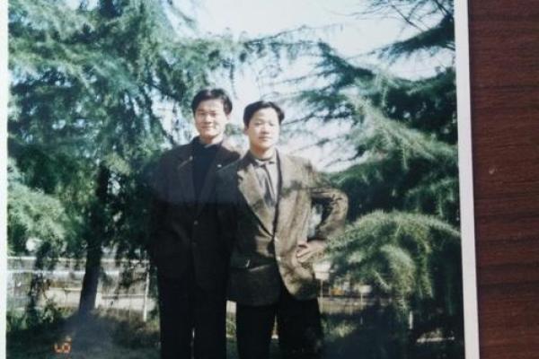 探索属狗人八月十五的命运与人生轨迹 探索属狗人八月十五的命运与人生轨迹