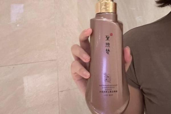 干燥秀发的命运:如何重塑柔顺靓丽的魅力发丝? 干燥秀发的命运:如何重塑柔顺靓丽的魅力发丝?