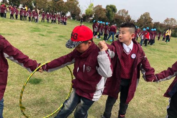 乐在其中,心随梦动——成语接龙的奇妙之旅 乐在其中,心随梦动——成语接龙的奇妙之旅