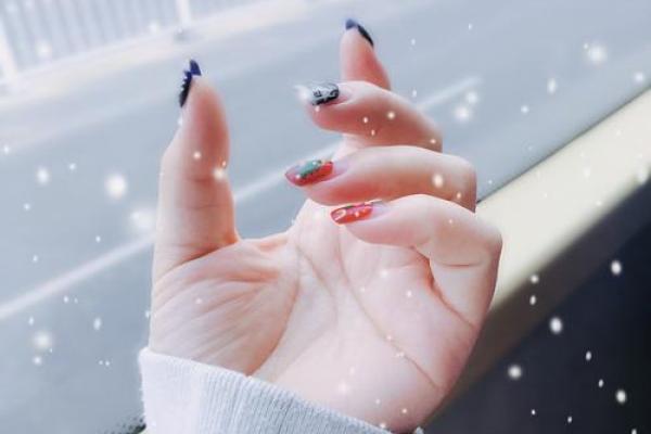 火命女人的命硬究竟是什么意思？解密命运之路的深层含义！