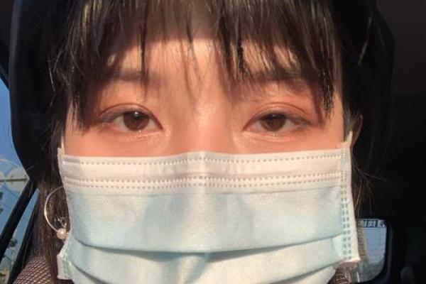 眼睛无光无神，生命之旅的迷失与觉醒