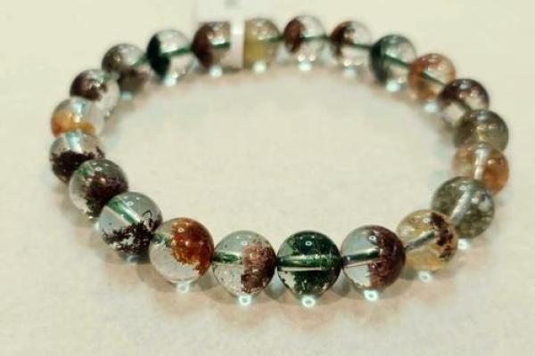 金命人适合佩戴的宝石，提升运势与魅力的秘密