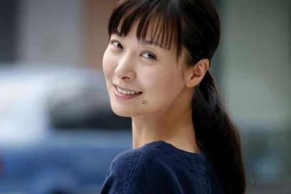 探秘女命2.6两的命运特征与人生解析