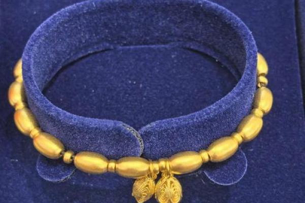 为什么喜欢购买首饰的人,有着独特的命运与个性? 为什么喜欢购买首饰的人,有着独特的命运与个性?