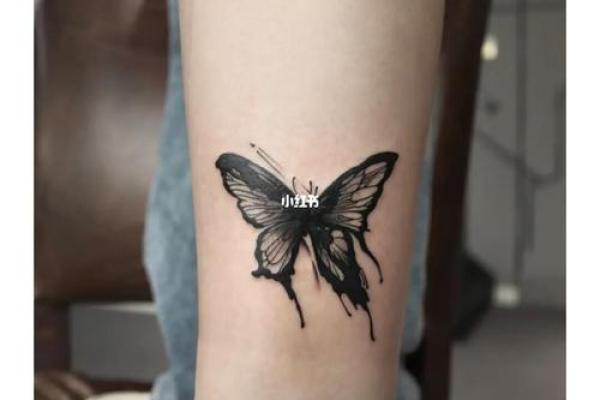 白蜡金命人适合纹什么?揭秘适合的纹身风格与寓意! 白蜡金命人适合纹什么?揭秘适合的纹身风格与寓意!