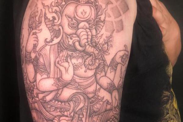 白蜡金命人适合纹什么?揭秘适合的纹身风格与寓意! 白蜡金命人适合纹什么?揭秘适合的纹身风格与寓意!