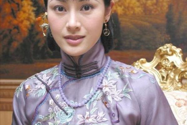 李嘉欣的命运之路：从平凡到辉煌的逆袭人生