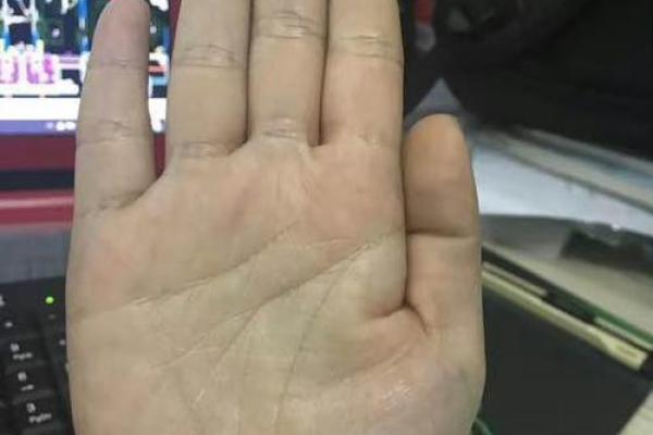 72年出生的男性在11月份的命运解析与生活建议