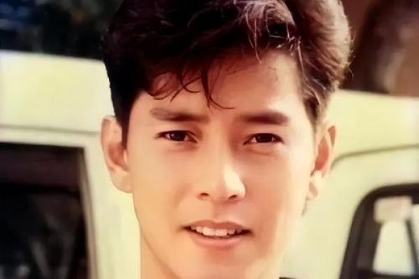 谭咏麟：命运与成功之间的探索之旅