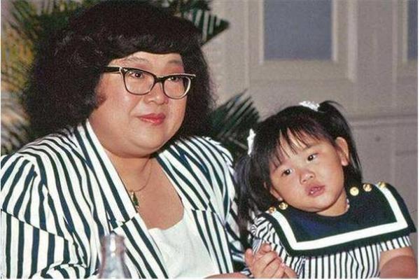 郑少秋的“女儿命”：命运与家庭的深情交织