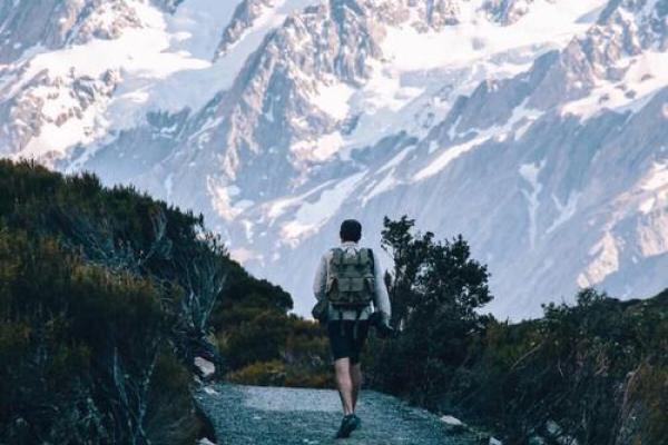 29岁男孩的命运之轮：人生转折与成长的探索之旅