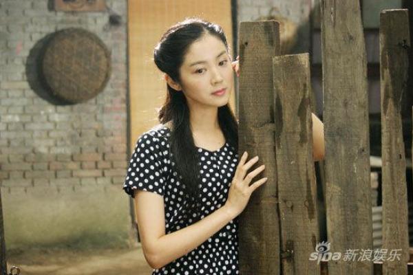 为什么养女的命不好？深度解析养女命运背后的真相与谜团
