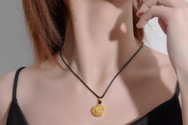 命硬女人该佩戴哪些饰品，才能化解煞气提升运势？