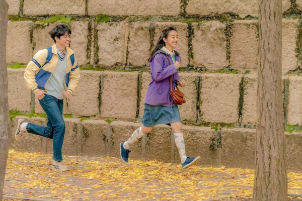 1977年出生的女孩：她们命运的多重面孔与绚丽人生