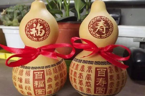 根据命理穿红色衣服，提升运势与吉祥气场！
