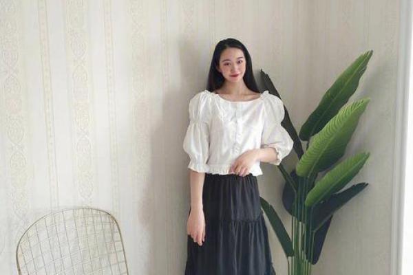 女生肩宽40的命运解析：从体态看人生机遇与挑战