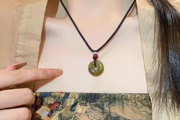 涧下水命的人该如何佩戴饰品?揭秘最佳搭配与风水助力! 涧下水命的人该如何佩戴饰品?揭秘最佳搭配与风水助力!