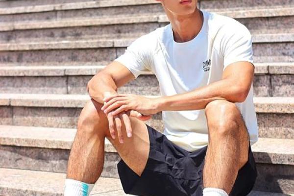 没腿毛的男人，拥有怎样的人生？揭开迷人的秘密！