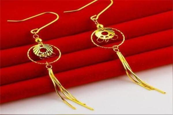 金命者如何选择内衣颜色，增添运势与魅力！