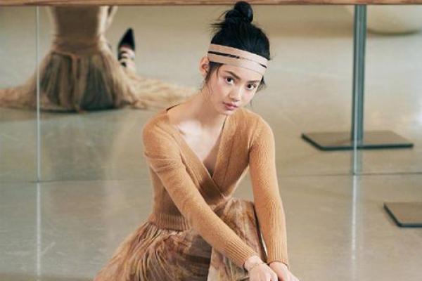 公主演绎的劳碌命:她们身披华服却疲惫不堪的背后故事 公主演绎的劳碌命:她们身披华服却疲惫不堪的背后故事