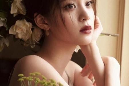 揭秘欧阳娜娜为何命好：才华与机遇的完美结合