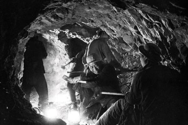 17岁青年的命运之谜：探索成长的关键时刻与未来的可能性