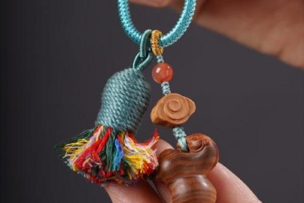 松柏木命男孩的吉祥饰品:幸运与平衡的力量之选 松柏木命男孩的吉祥饰品:幸运与平衡的力量之选