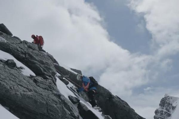 山中火命的色彩禁忌与心灵之旅