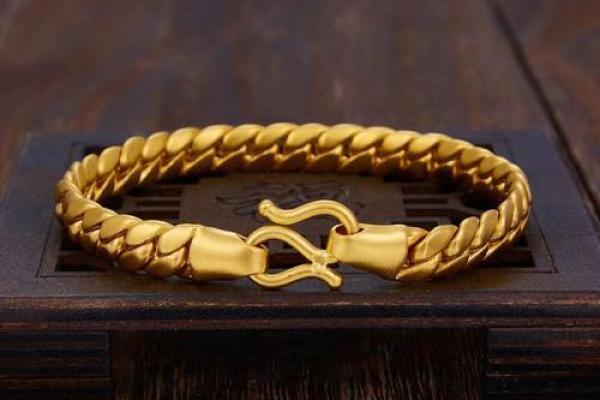 属猪火命人士适合佩戴的手链推荐与寓意解析